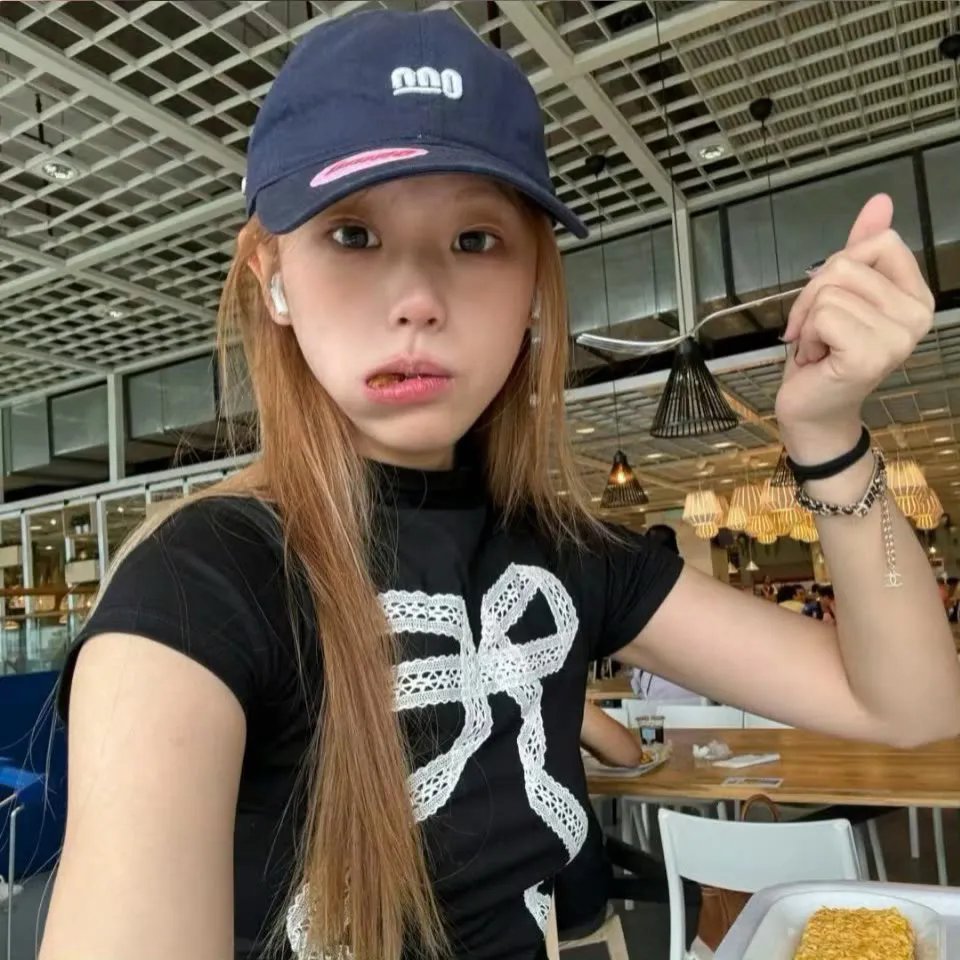活著的部分海报
